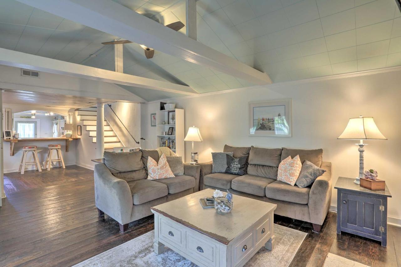 Coastal, Walkable Home In Historic Southport! Екстериор снимка