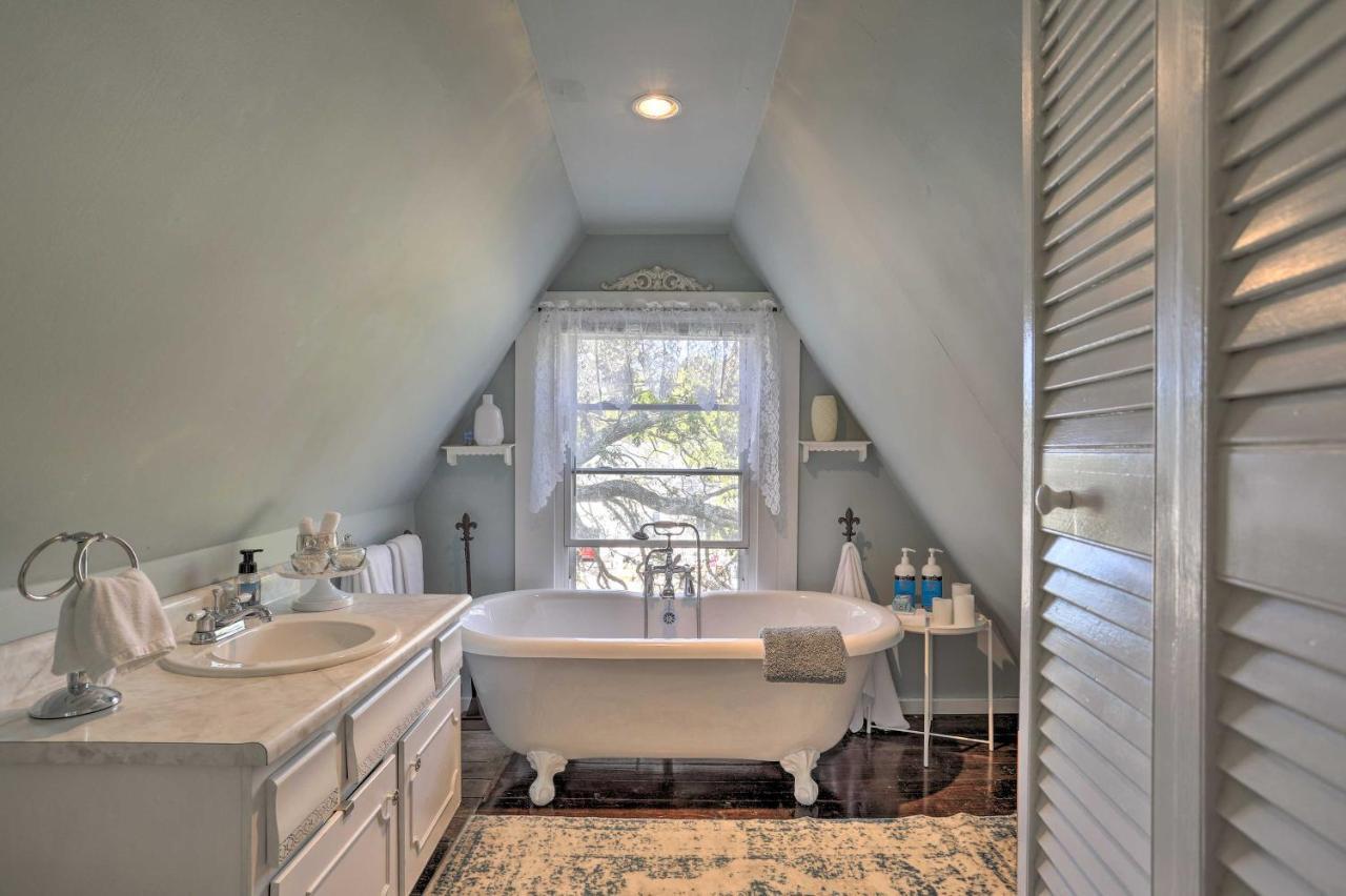 Coastal, Walkable Home In Historic Southport! Екстериор снимка